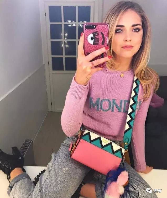 prada杀手包老款新款区别,prada杀手包supermini