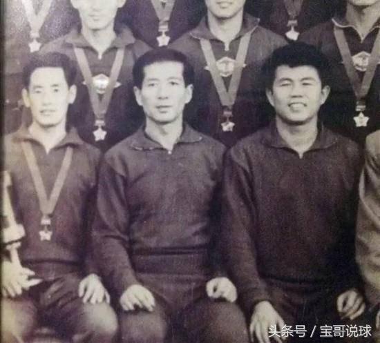 曾雪麟好友,曾执教两支非洲国家足球队,少年时却是游泳健将!