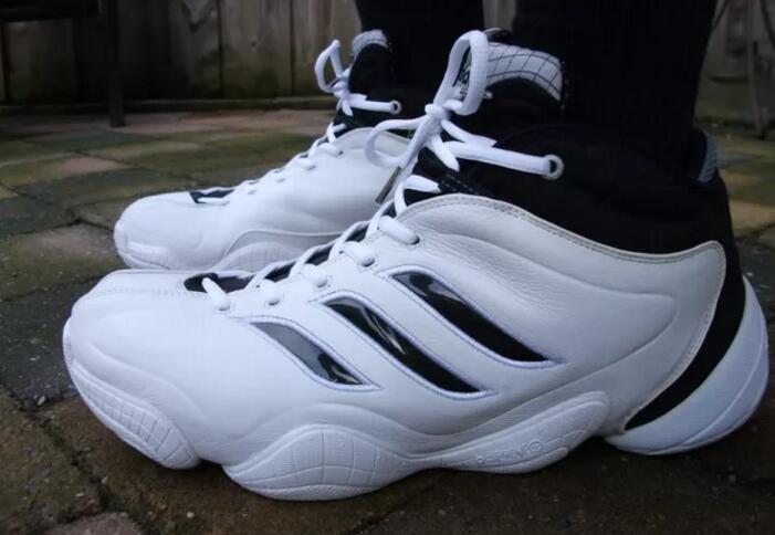 科比真正意义上的第一双耐克鞋,盘点科比的每一双球鞋