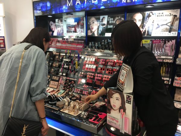 专柜和代购的化妆品的质量区别,现在好多代购店里化妆品是真的吗