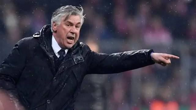 敢问拜仁路在何方？这只沉睡的狮子何时能醒？