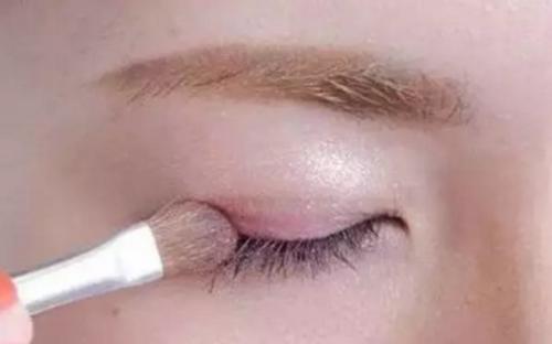 兔子眼影化妆教程,holdlive果冻兔子眼妆教程