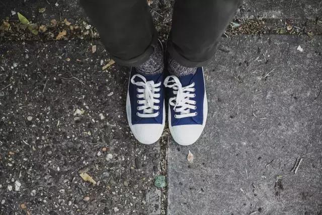 有没有跟vans差不多的,除了匡威耐克vans还有什么鞋