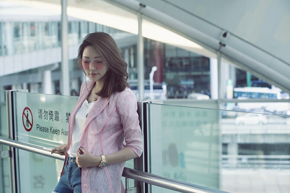 杨幂机场新造型,杨幂又秀新穿搭