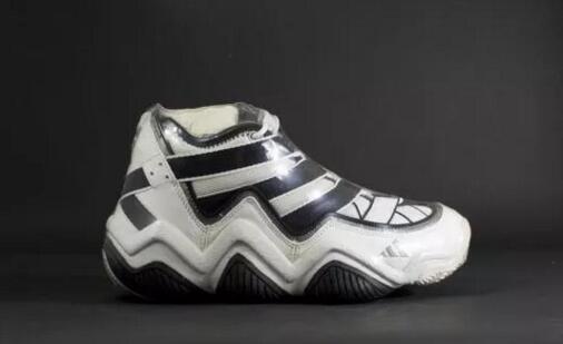 科比为什么没有新的球鞋系列,科比真正意义上的第一双耐克