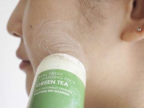 棒状护肤品风靡美国，原来除了防晒、洗脸、防汗防臭它还有这用法