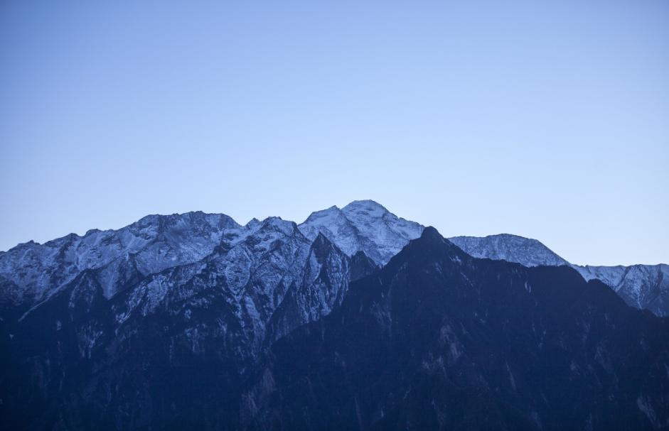 92%的本地人都不知道的秘境，“小牛背山”阿坝州浮云牧场走红