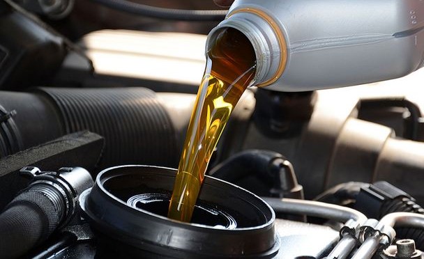 4s店换机油怎样查真假,4s店换机油为什么那么便宜