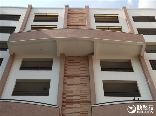 老外观看小米汽车之后的感受,老外赞叹中国美景反应视频