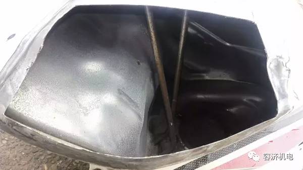 摩托车油箱凹陷怎么恢复视频,摩托油箱撞凹了怎么修复