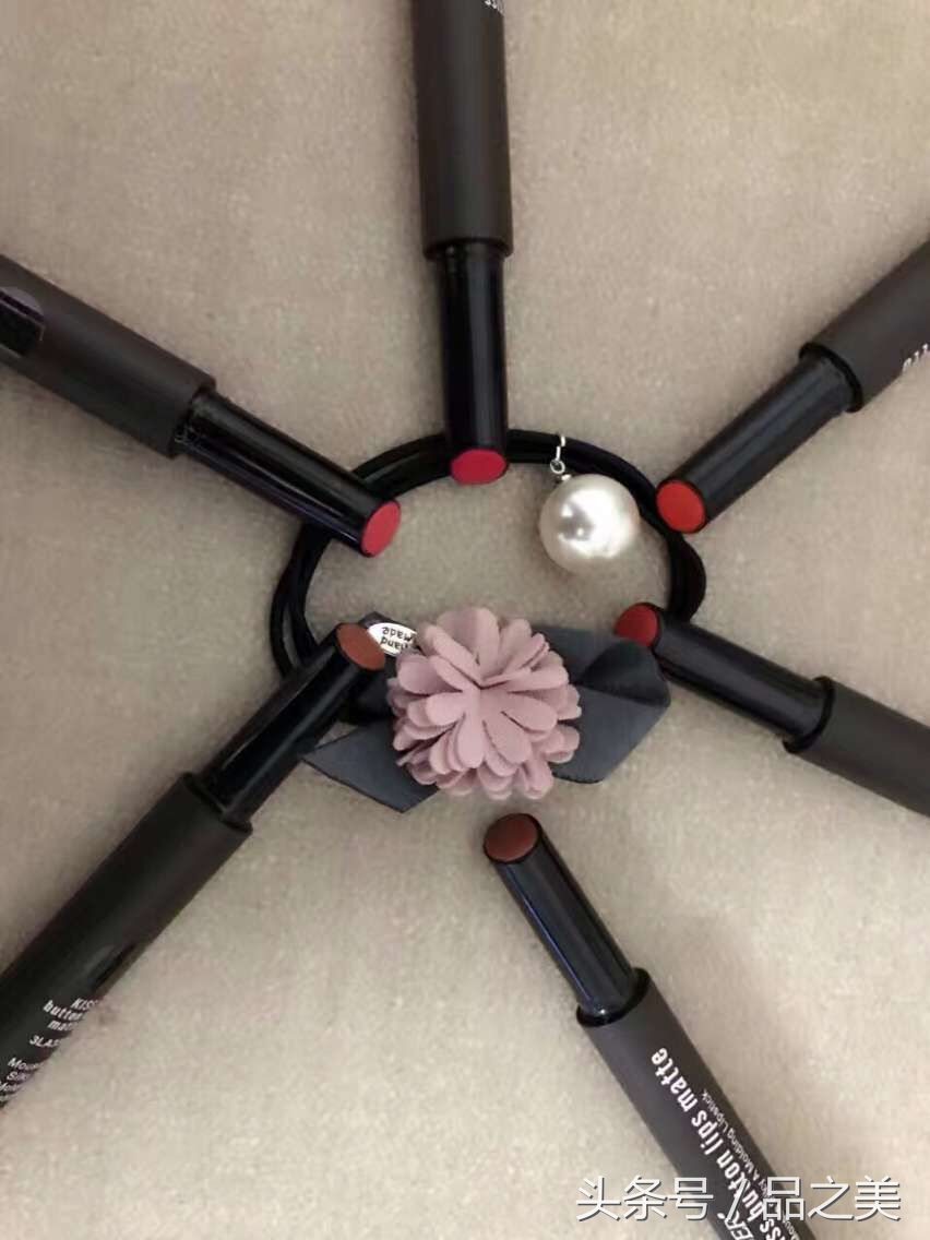 嬉色魅采按压口红笔怎么收回去？口红按不回去怎么办？