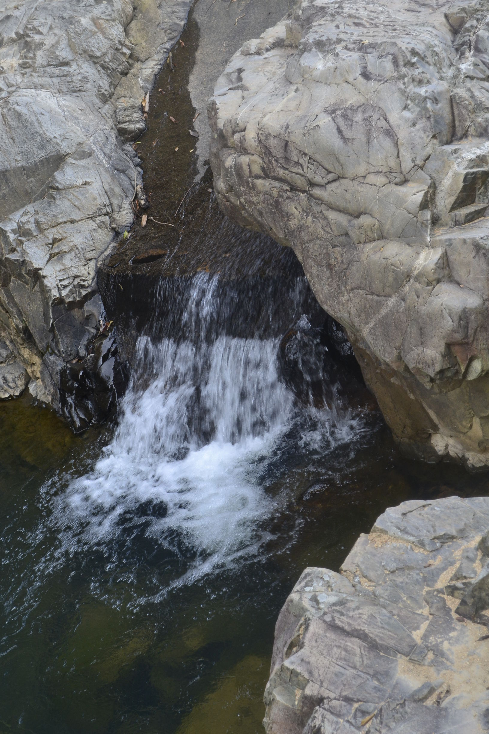 珠海周边游6——峡里飞出水凤凰，安家成了“小九寨”