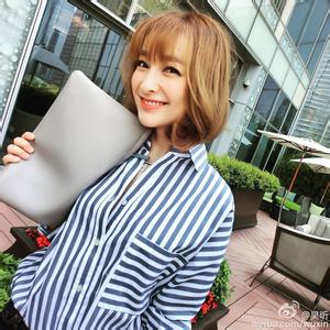 吴昕巴黎街拍图片,吴昕维嘉拍照