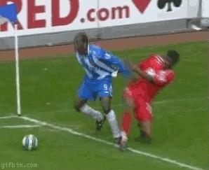 足球十大搞笑进球动图,中国足球过人晃人摔倒gif