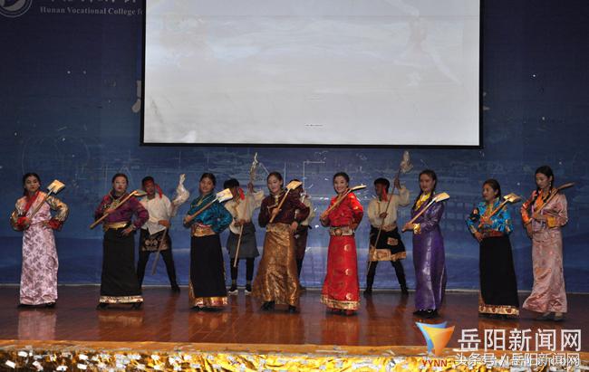 藏族人民载歌载舞晚会,藏族人民载歌载舞