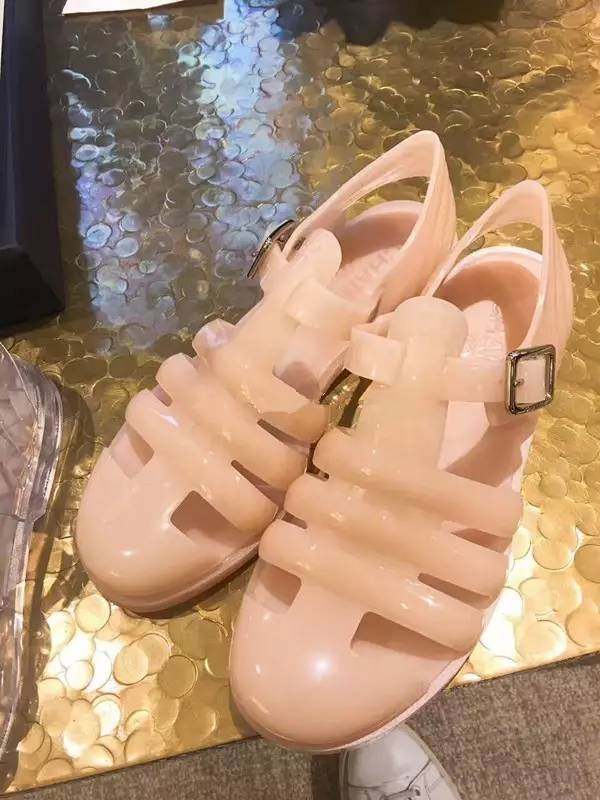 香奈儿4000块钱一双的水晶凉鞋,香奈儿塑料凉鞋