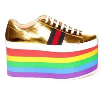 夏天选这几款凉鞋好穿还好潮 (怎么样的凉鞋耐穿又好看)