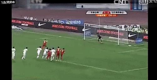 王大雷与球童互动后扑出重要点球,王大雷扑出的十大必进球