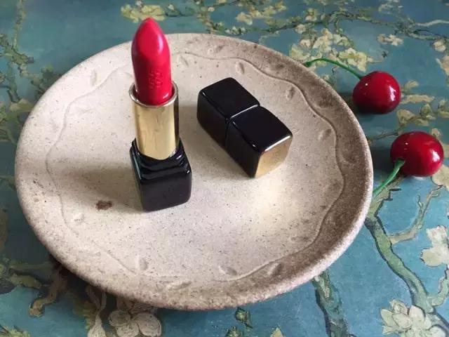 母亲节送年轻妈妈什么样的口红,母亲节给妈妈的口红