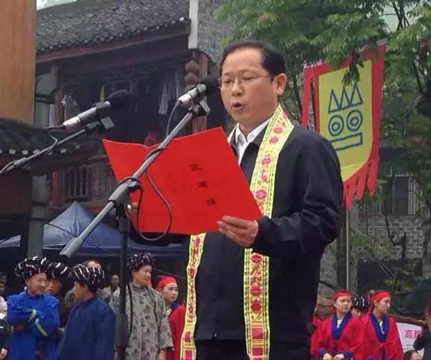 今天“四月八”，吉首坪朗比往年更“火”！