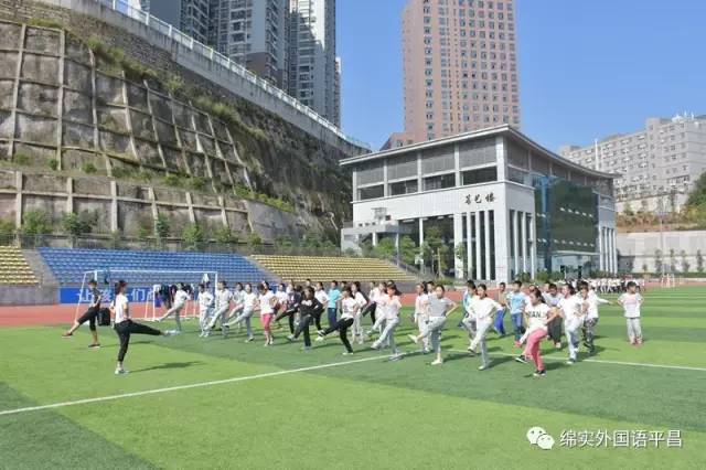 别拦我!我要去这所学校上选修课!