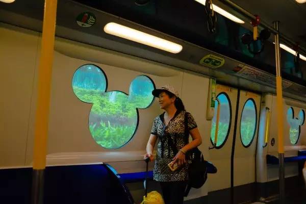 再一次香港｜带着老妈去看花花世界，佐敦觅食，中环闲逛，维港夜游，探索迪士尼的童话天地！