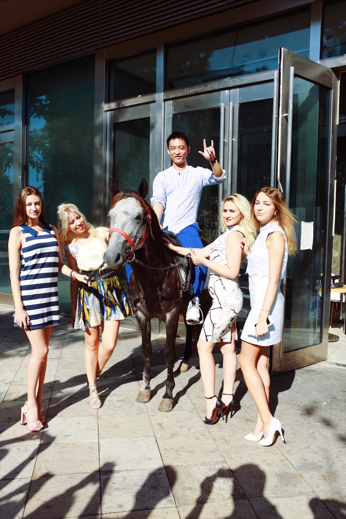 BLUFISH|他在天津造了这座蓝色的饕餮城堡,只为把青梅竹马的她从巴黎追回来