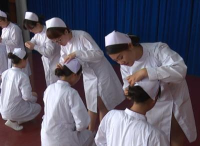 庆祝国际护士节的图片,国际护士节授帽仪式