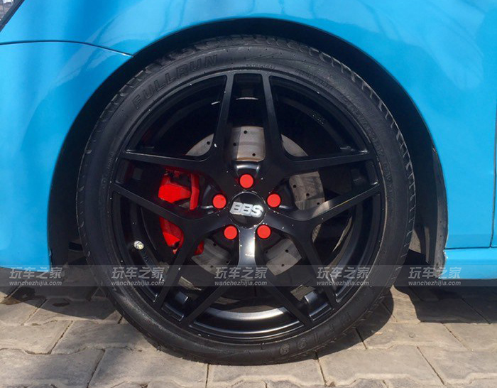 蓝色大众polo改装效果图 (大众polo外观改装案例)