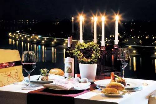 男子酒后竟在足浴城干出这等事……