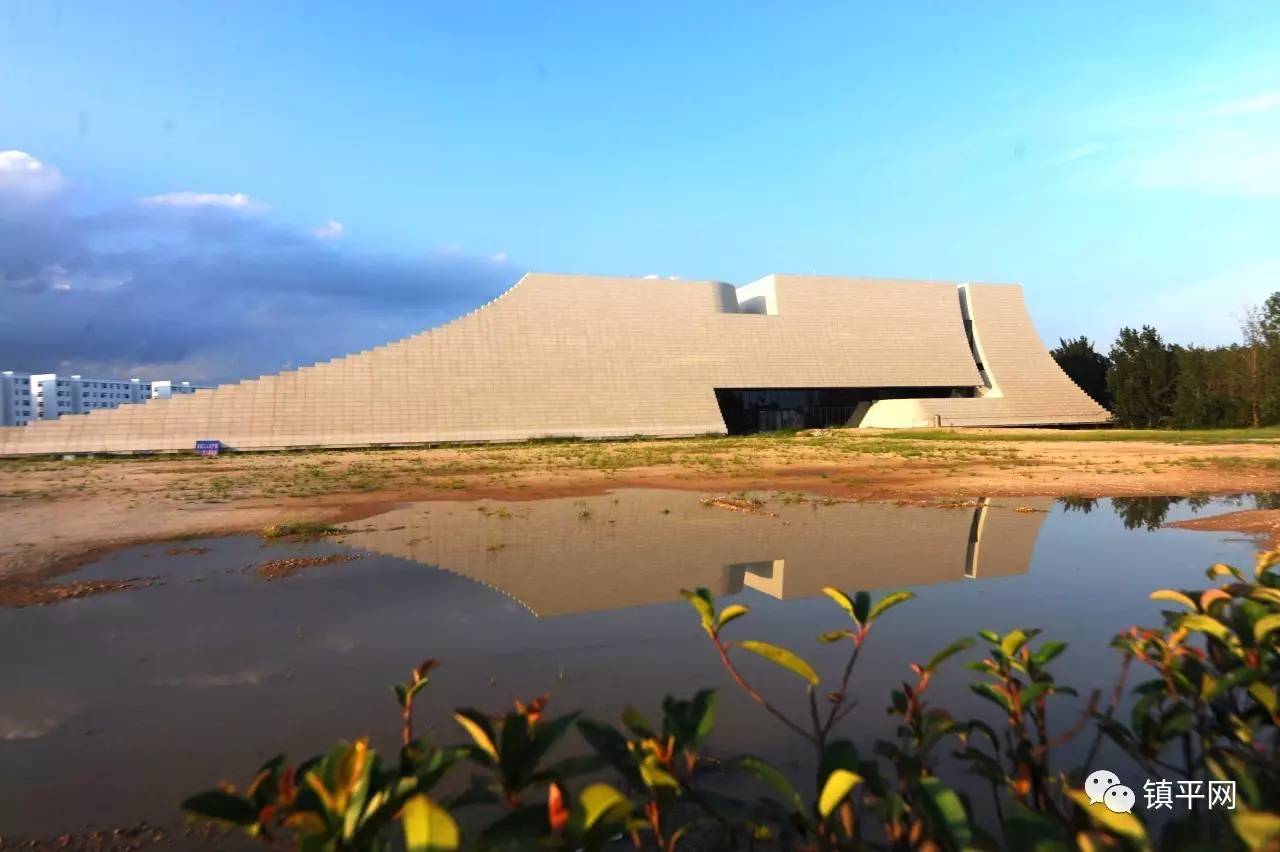 厉害了,大镇平!香港商报登载专版《如花似玉大美镇平》!