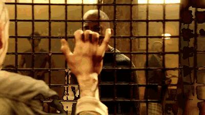 iphone死机了怎么强行关机,iphone突然白苹果怎么办