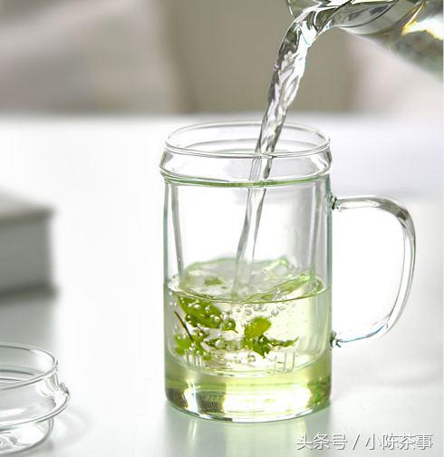 玻璃杯泡茶和陶瓷杯泡茶哪个好,白茶专用超薄玻璃杯