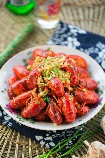 蒜蓉龙虾各种做法,好吃的蒜蓉龙虾做法