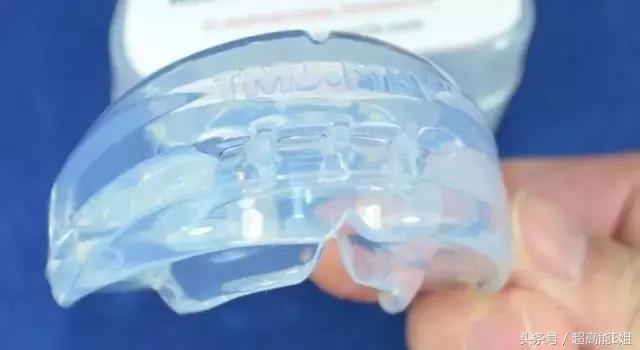 旅途中最令人尴尬的一件事，韩红听了也想打人