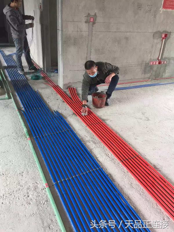 天品水电施工,天品工程纯水泥贴砖