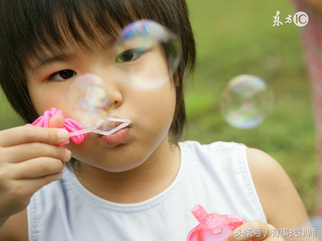 新规定：8周岁小孩为限制民事行为能力人，如何看待“小大人”？