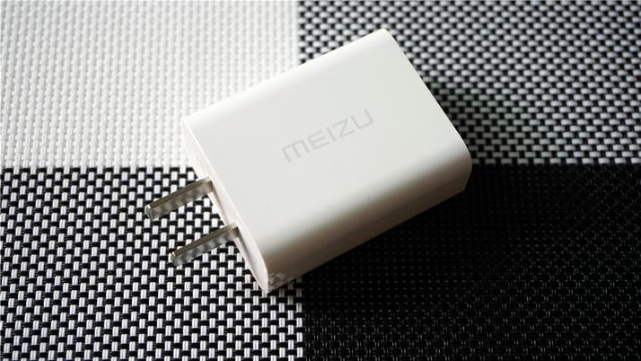 魅蓝e2全部参数配置,魅蓝e2现在值得入手吗