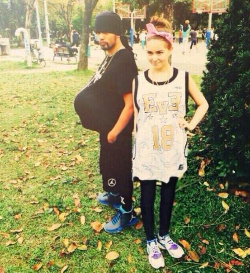 baby孕期旧照曝光,baby晒近照显露亮眼双下巴