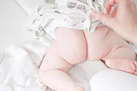 新生儿怎么照顾和护理,新生儿0-1个月护理