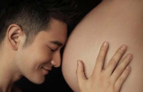 baby的大肚照很温馨,另一对明星夫妇大肚照遭网友喷口水