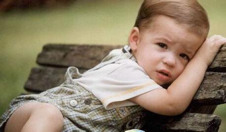 小孩肚子里有蛔虫主要表现在哪里,小儿肚子有蛔虫会比较瘦小吗