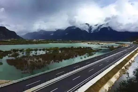 拉林高速与318国道区别,318最美拉林高速