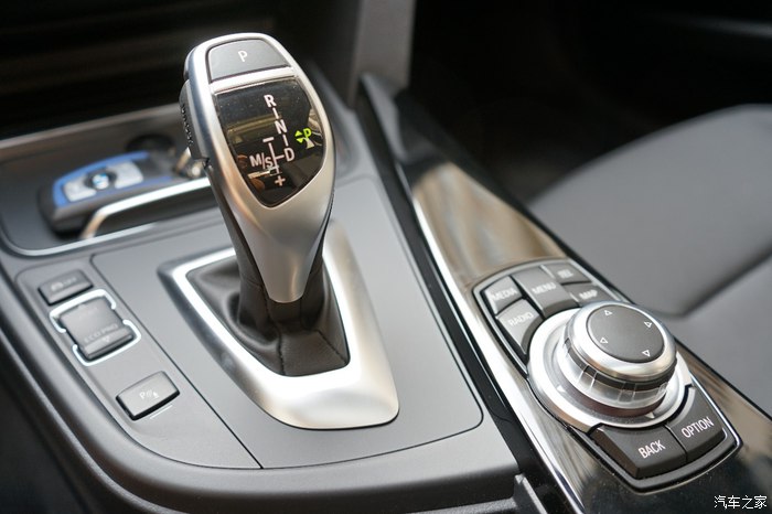 2017款宝马320lim运动试驾,19款宝马320lim运动曜夜版