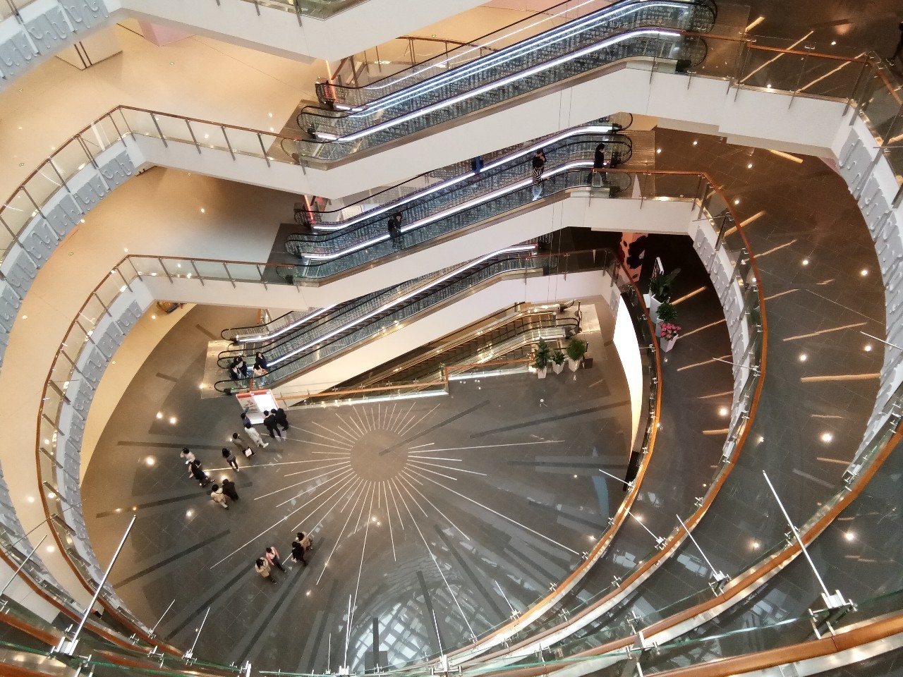 上海来福士是什么商场,魔都上海长宁来福士