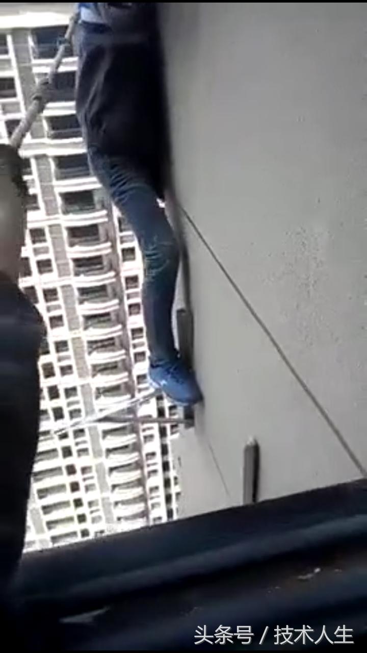 辛苦的空调安装师傅,苦逼维修师傅