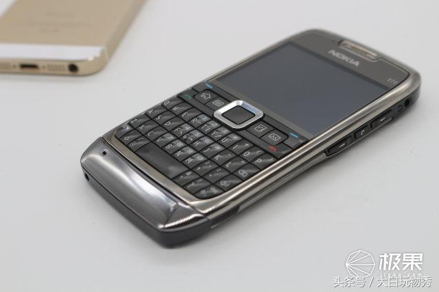 诺基亚e71发布信息,诺基亚e71拆解