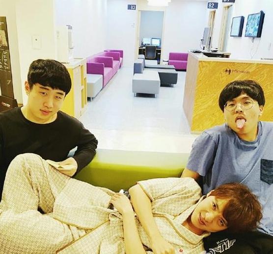 韩国skt教练为啥叫力宏,sktfaker力宏教练