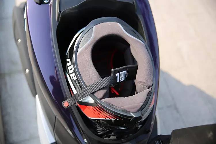 林海国四巧格踏板车测评,林海格格电喷踏板