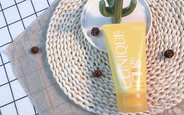 12款热门防晒测评这几款晒不黑,热门防晒实测哪一款更适合你必看